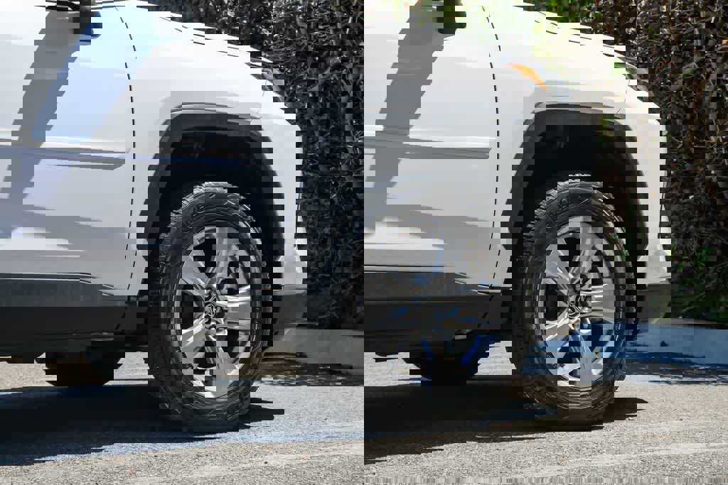 Used 2023 Toyota RAV4 LE image 11