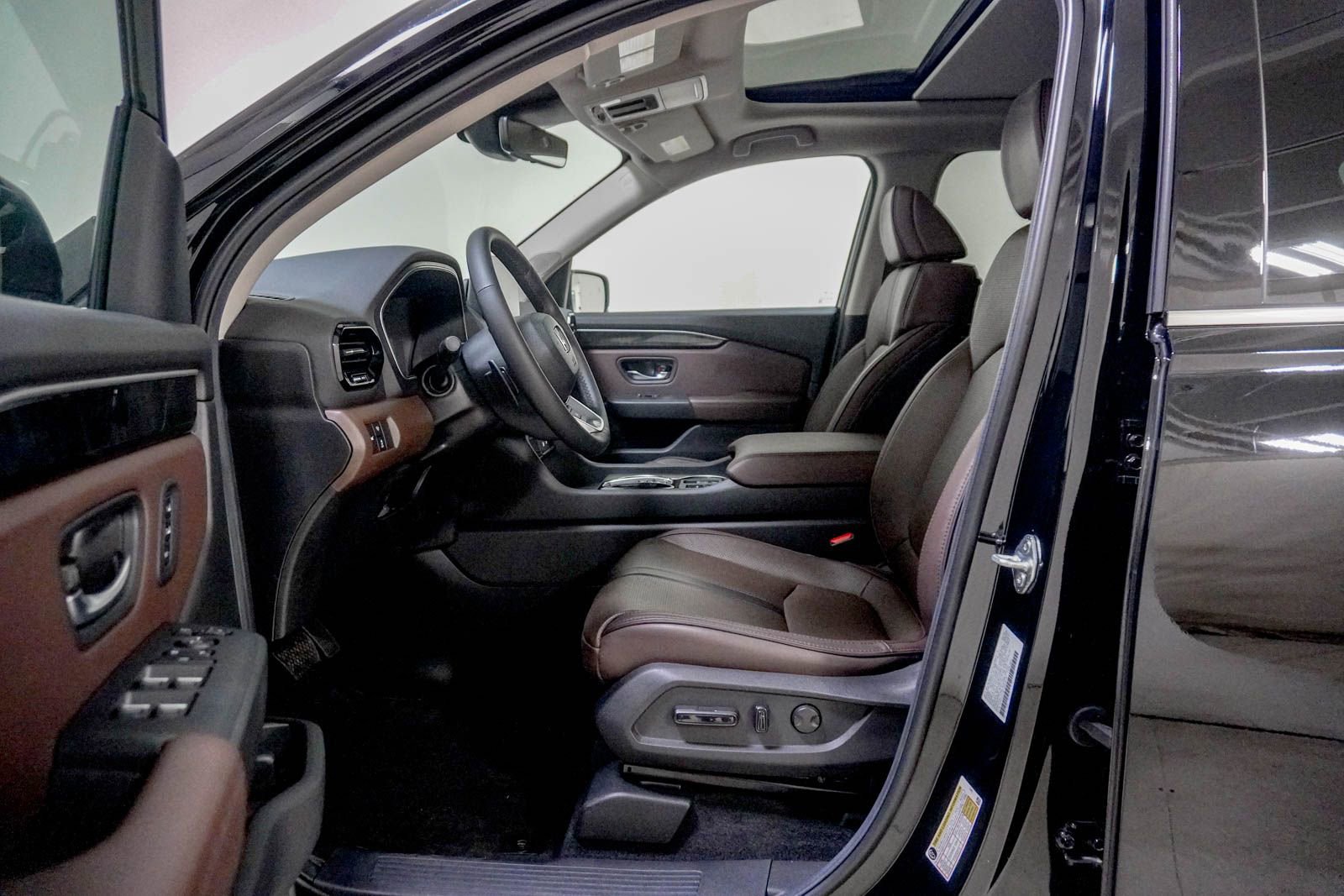 Certified 2025 Honda Pilot Elite image 21