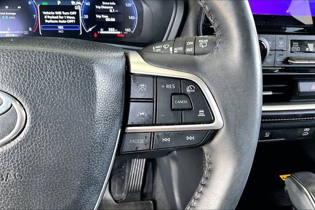 Used 2024 Toyota Grand Highlander Limited image 11
