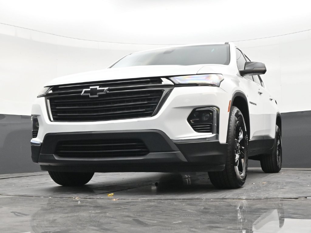 Used 2022 Chevrolet Traverse LS w/ Midnight/Sport Edition FWD image 27