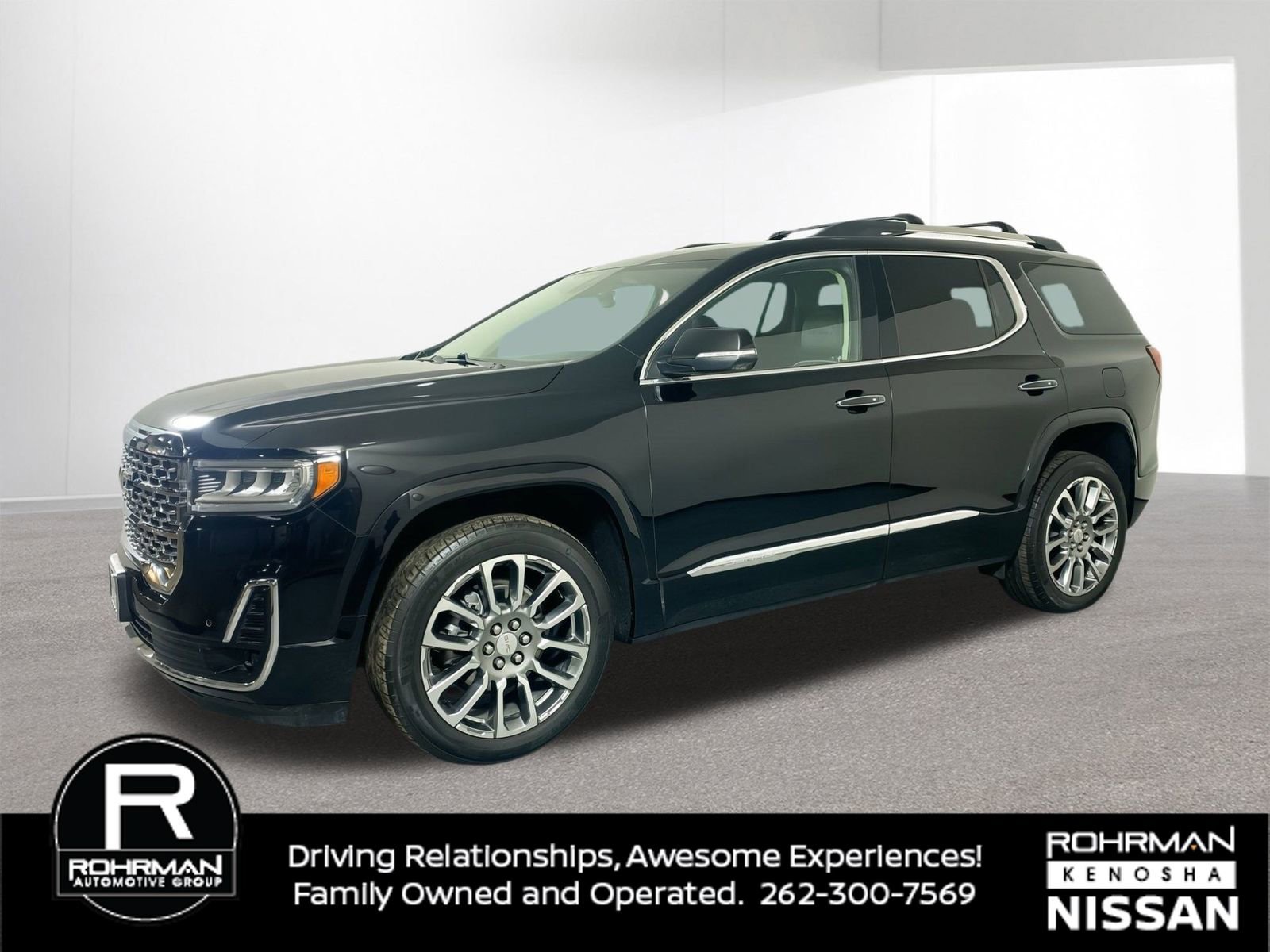 Used 2023 GMC Acadia Denali image 1