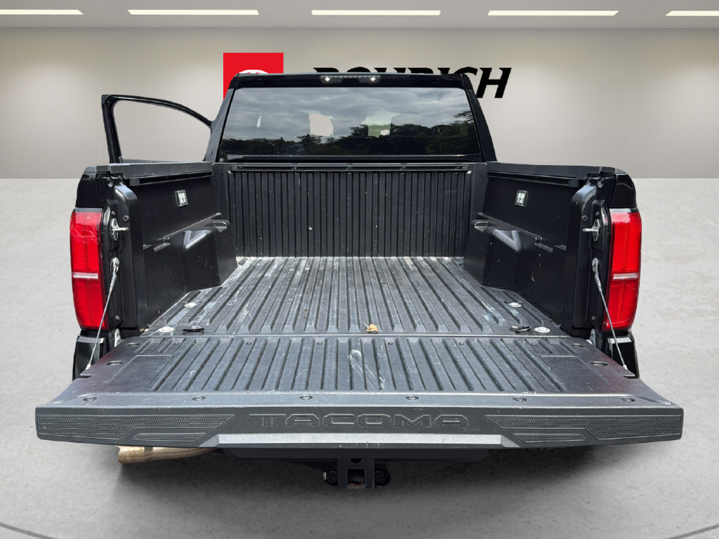Used 2024 Toyota Tacoma TRD Off-Road AWD/4WD image 17