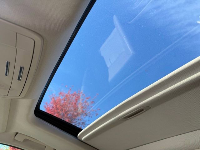 Used 2020 Chevrolet Suburban Premier image 33