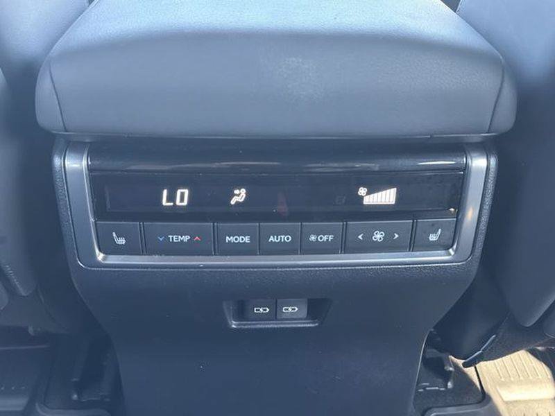 Used 2024 Lexus GX 550 w/ Accessory Package (Z1) AWD/4WD image 29
