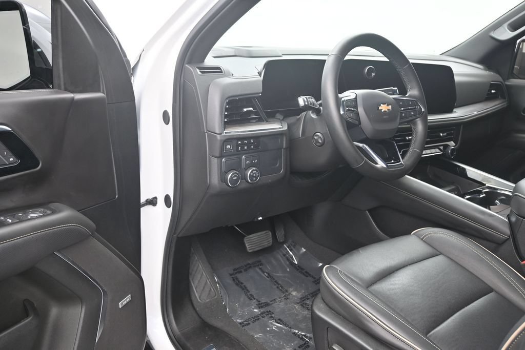 Used 2025 Chevrolet Tahoe Premier RWD image 10