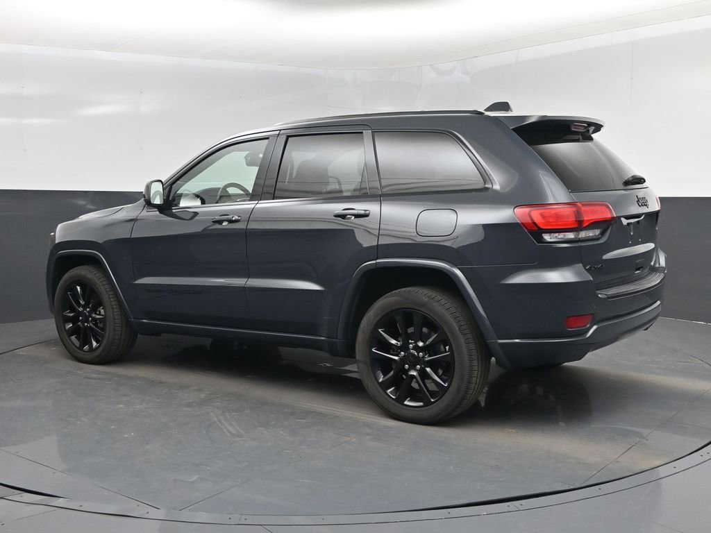 Used 2018 Jeep Grand Cherokee Altitude AWD/4WD image 4