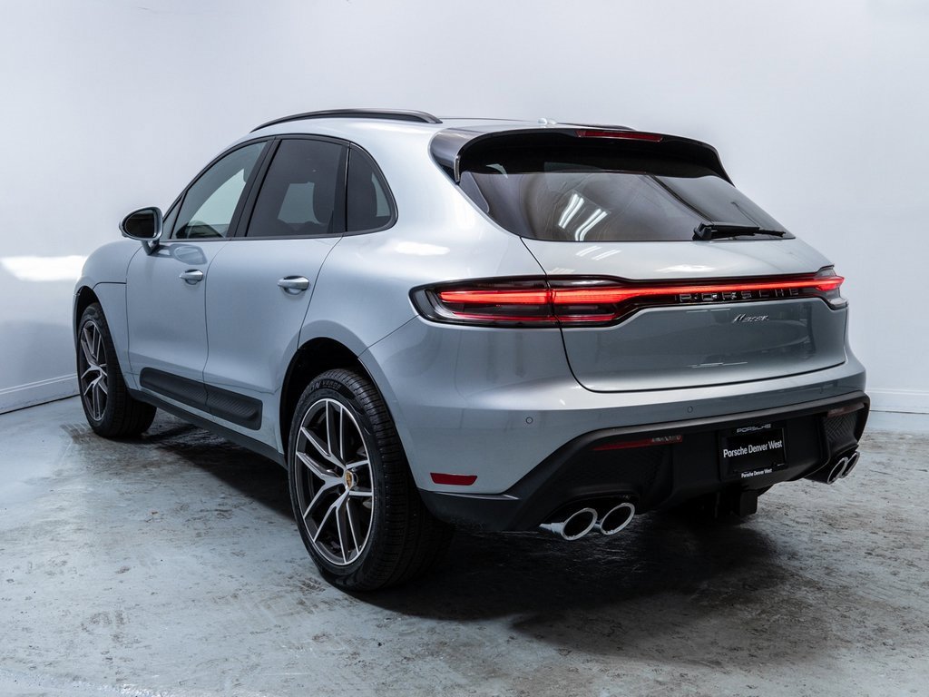 Used 2025 Porsche Macan image 3
