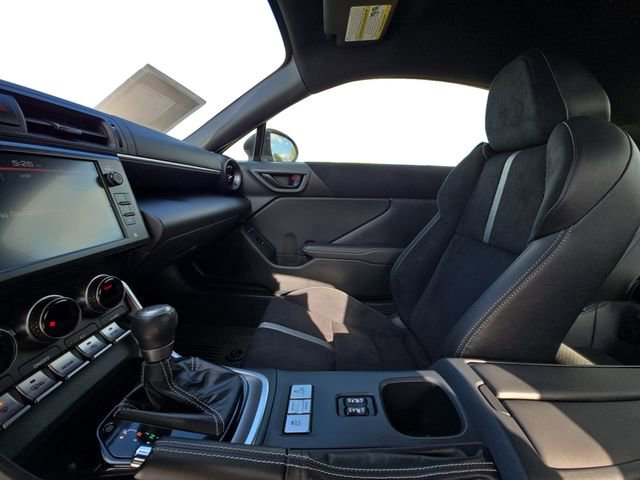 Used 2025 Toyota GR86 Premium w/ Performance Package RWD image 11