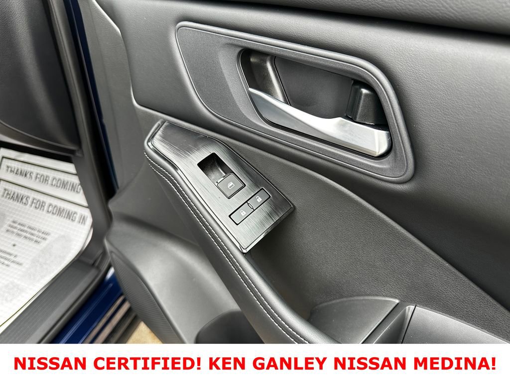 Certified 2026 Nissan Rogue SV AWD/4WD image 50