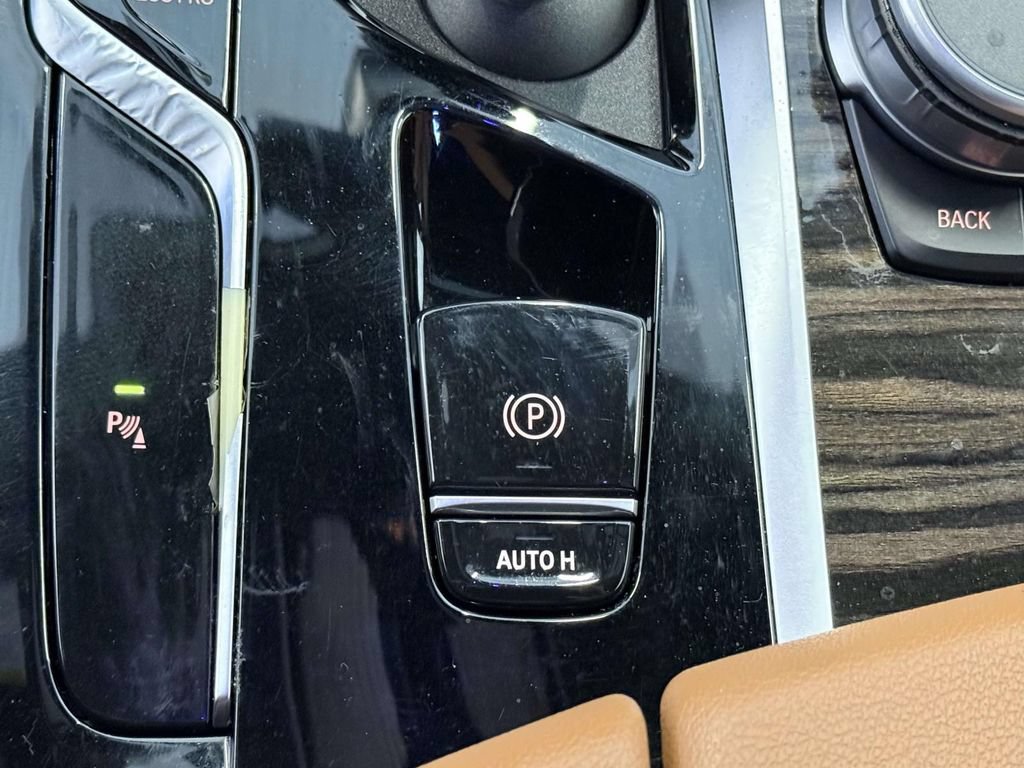 Used 2022 BMW 530i xDrive w/ Premium Package AWD/4WD image 25