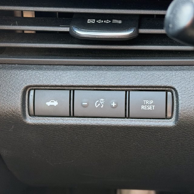 Used 2024 Nissan Altima 2.5 SV FWD image 19