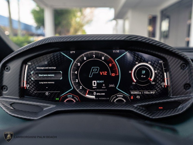 Used 2025 Lamborghini Revuelto image 15