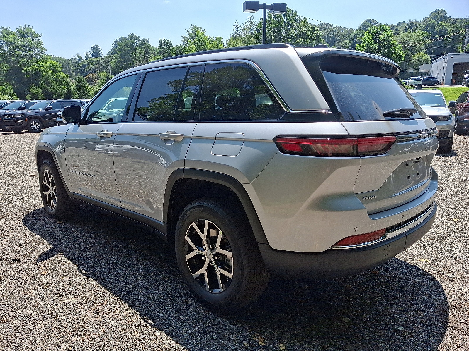 New 2025 Jeep Grand Cherokee Limited image 3