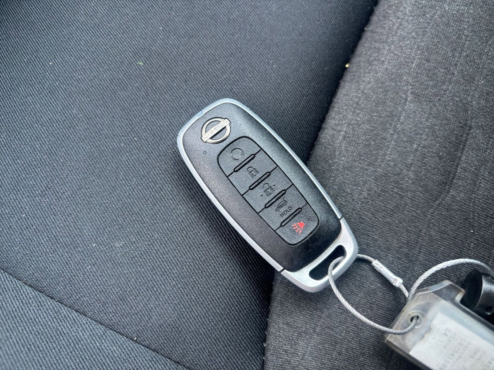 Used 2025 Nissan Pathfinder SV image 21