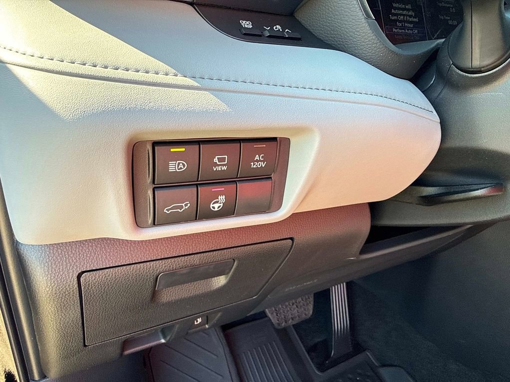 New 2026 Toyota Highlander Platinum image 27