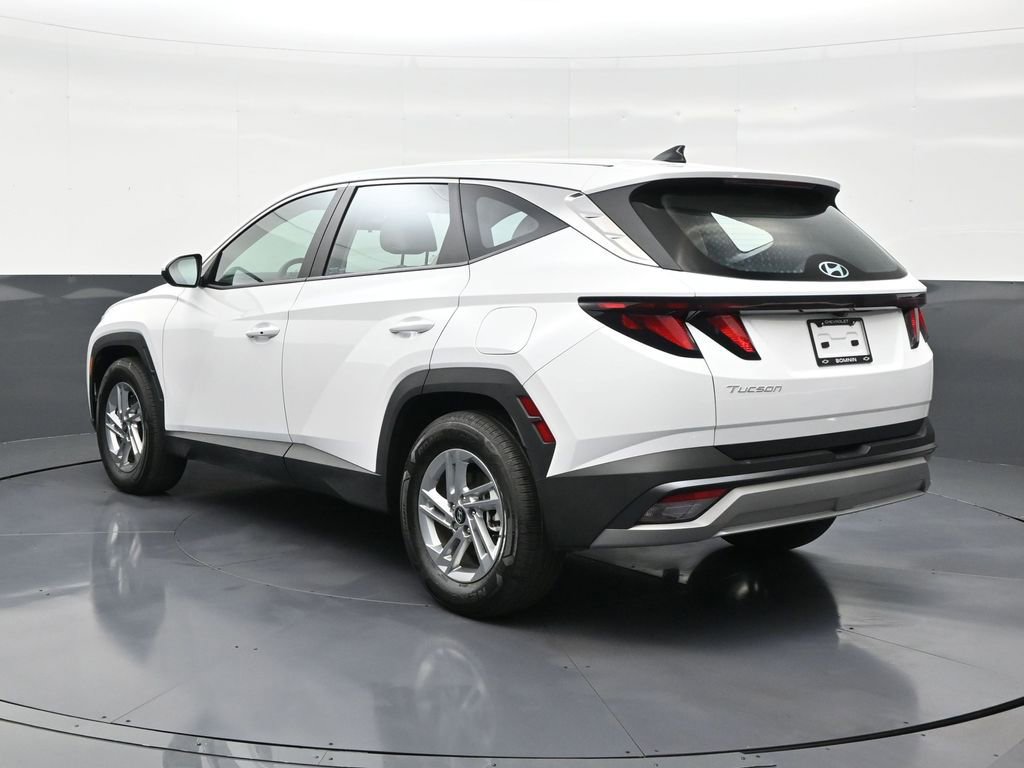 Used 2025 Hyundai Tucson SE image 3