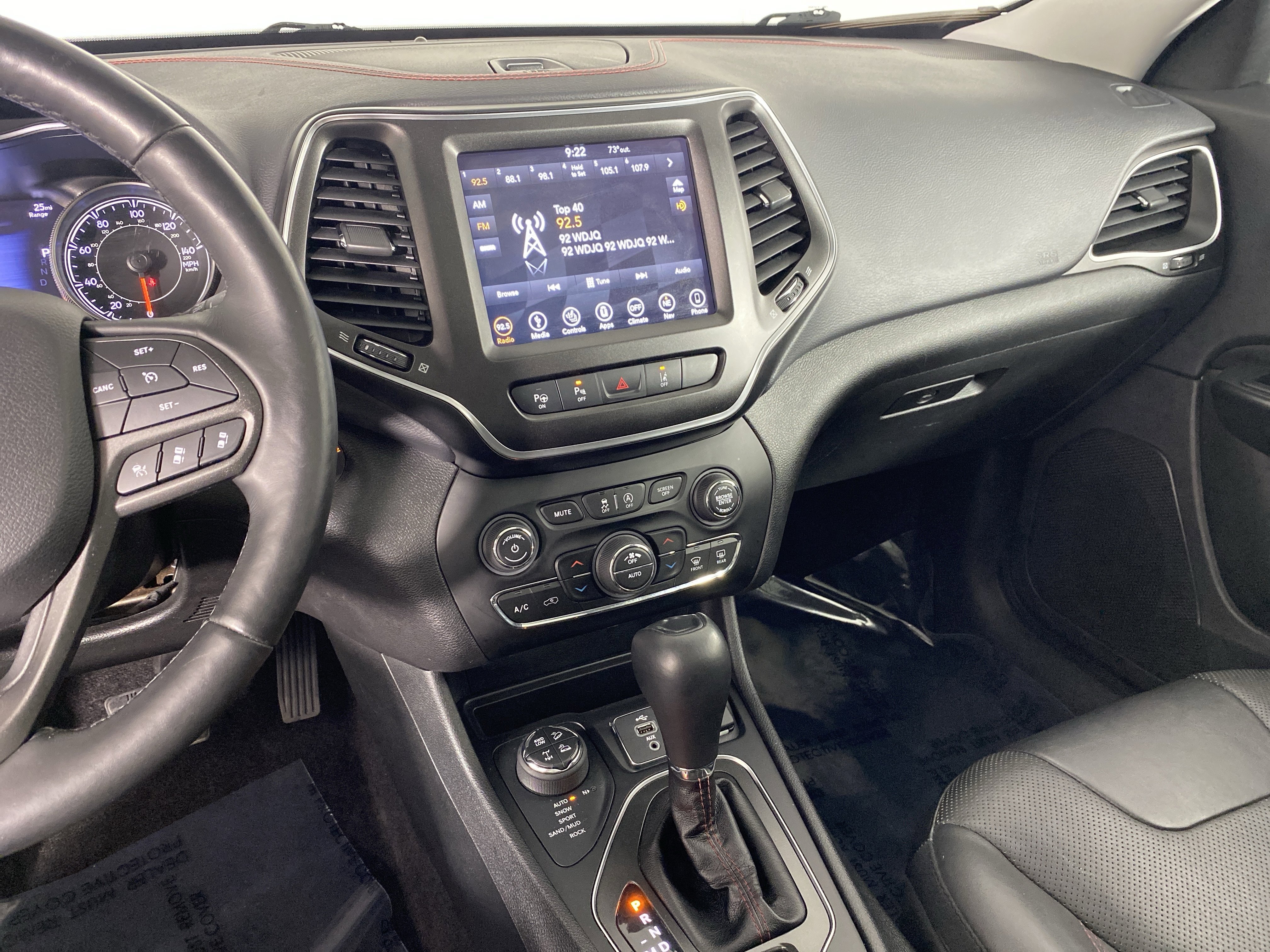 Used 2019 Jeep Cherokee Trailhawk image 30