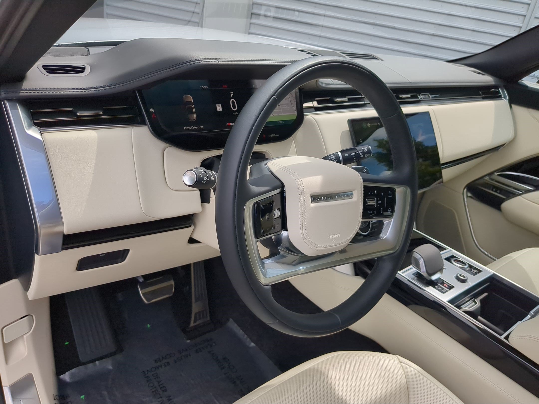 Used 2023 Land Rover Range Rover SE AWD/4WD image 16
