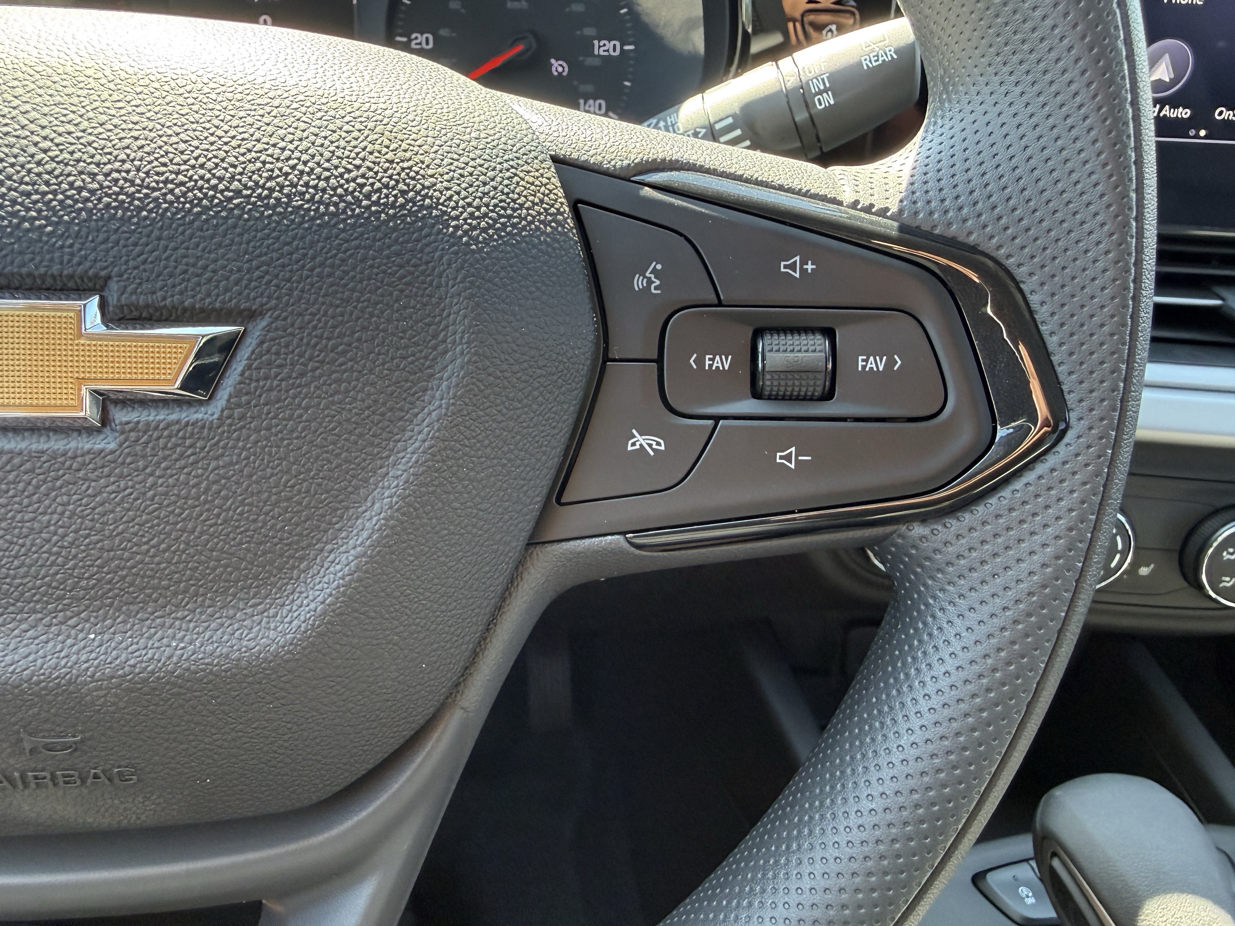 New 2026 Chevrolet Trax LS w/ LS Convenience Package FWD image 19