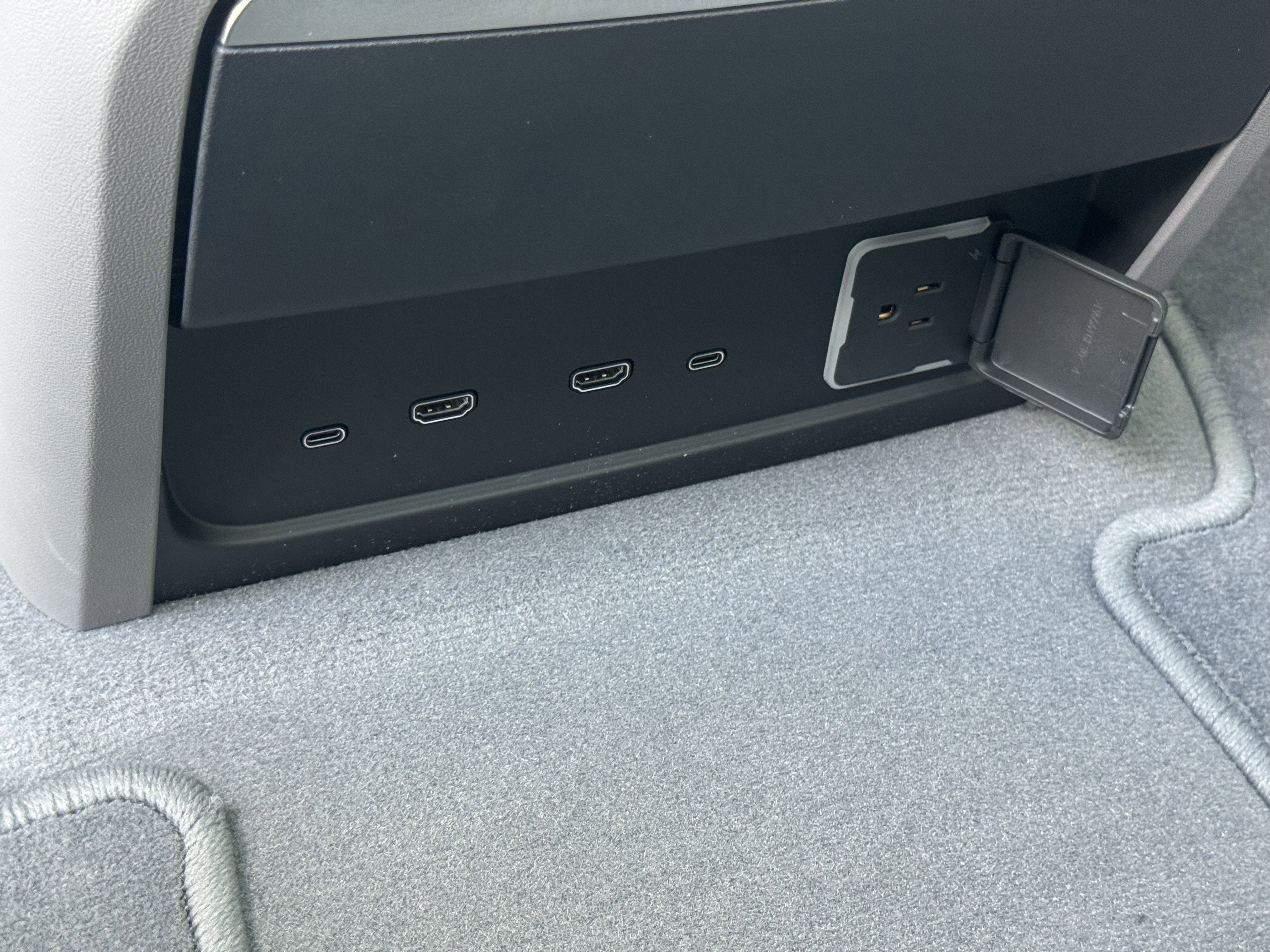 New 2025 Cadillac Escalade IQ Sport 1 w/ LPO, ONYX Package image 15