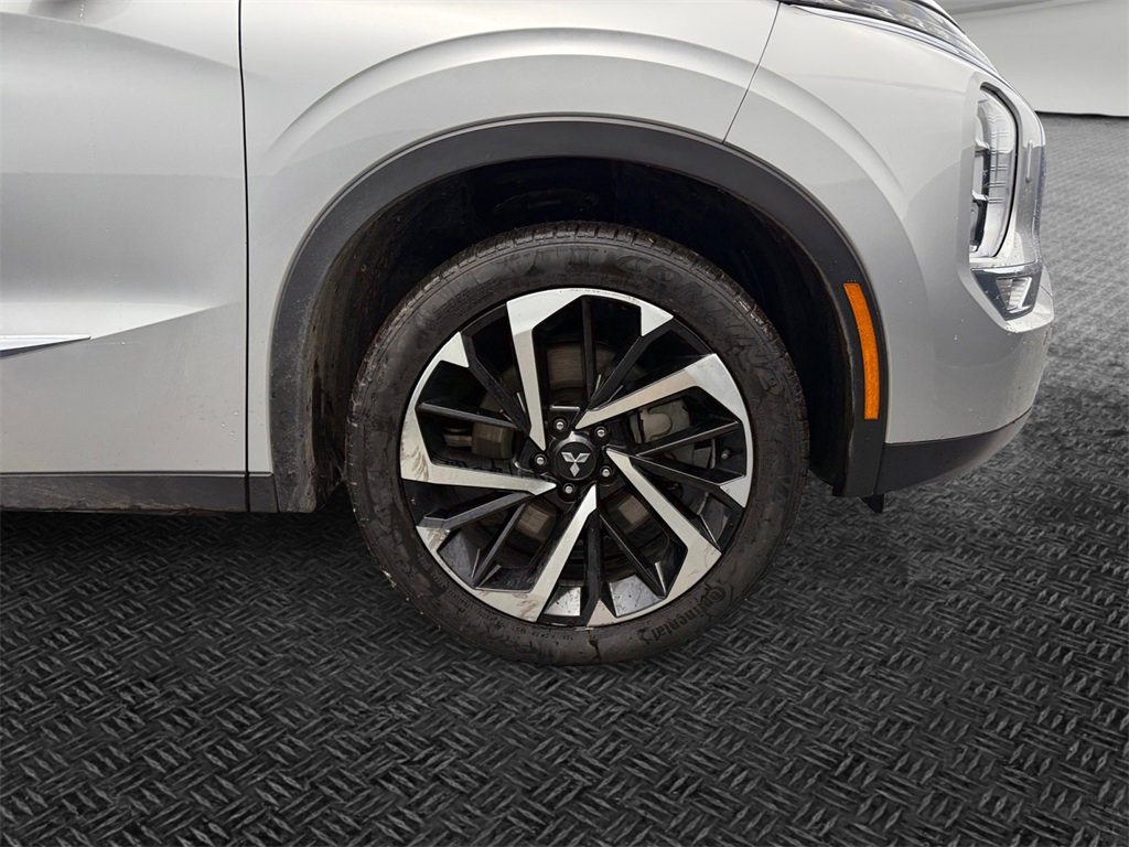 Used 2022 Mitsubishi Outlander SE image 11