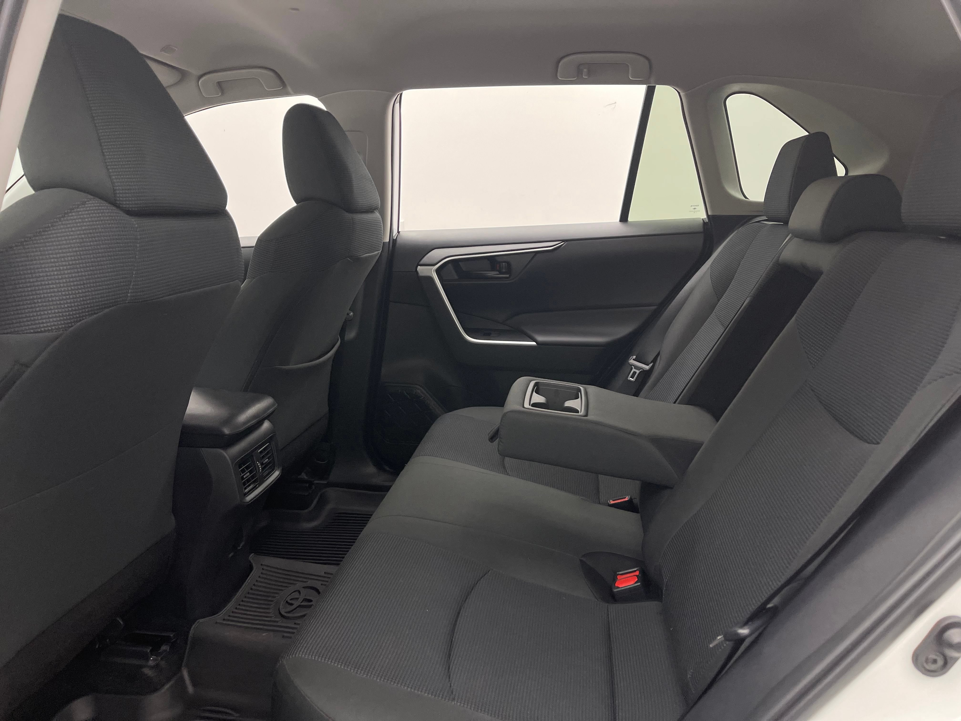 Used 2024 Toyota RAV4 LE FWD image 35