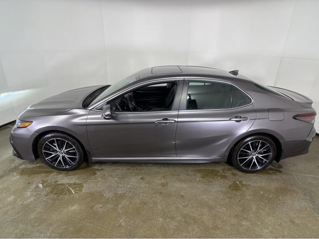 Used 2024 Toyota Camry SE image 17