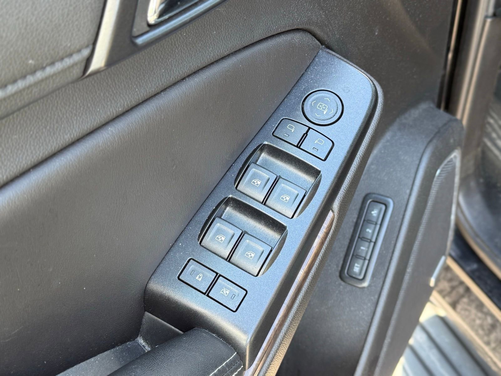 Used 2017 Chevrolet Tahoe LT AWD/4WD image 15