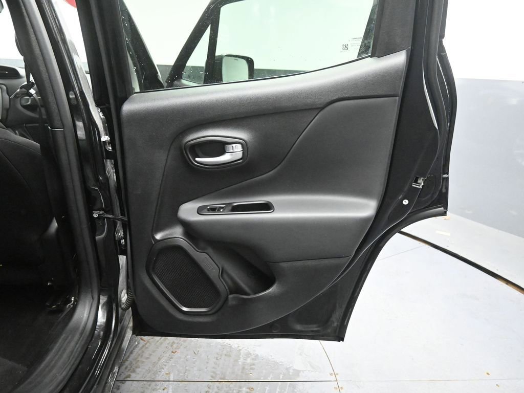 Used 2023 Jeep Renegade Latitude image 20
