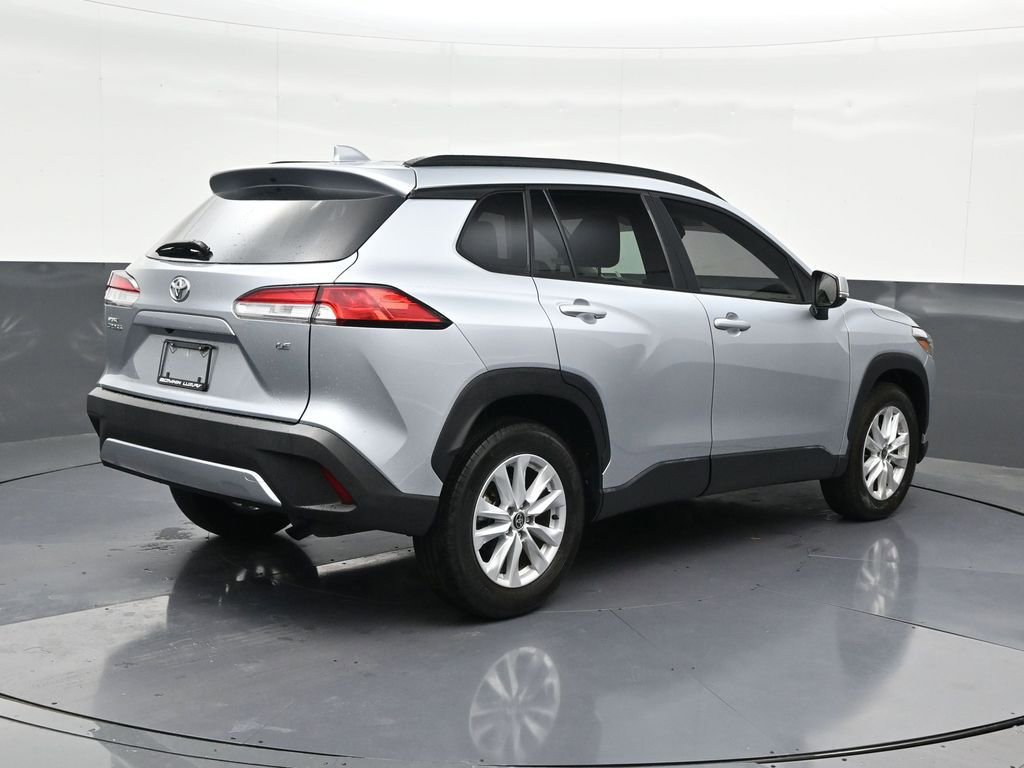 Used 2023 Toyota Corolla Cross LE FWD image 5