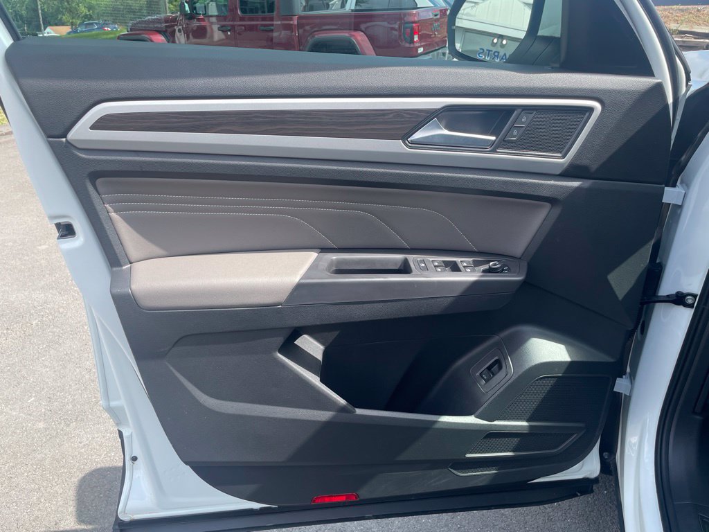 Used 2023 Volkswagen Atlas SE AWD/4WD image 15