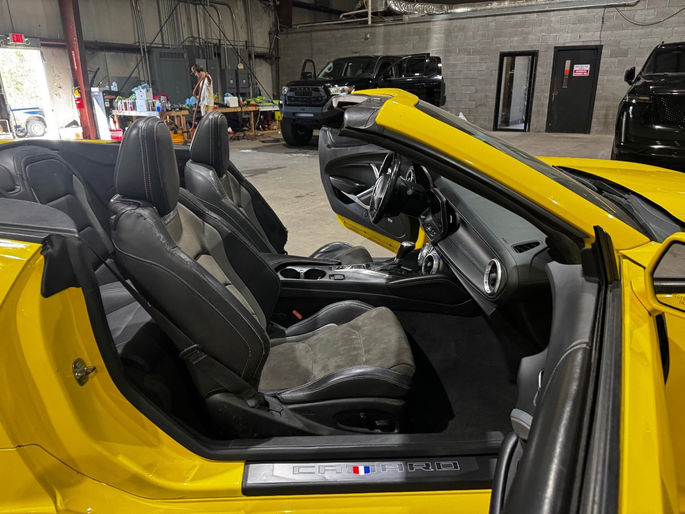 Used 2018 Chevrolet Camaro SS w/ LPO RS/SS Interior Package image 21