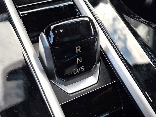 New 2026 Volkswagen Atlas Cross Sport SEL R-Line image 11