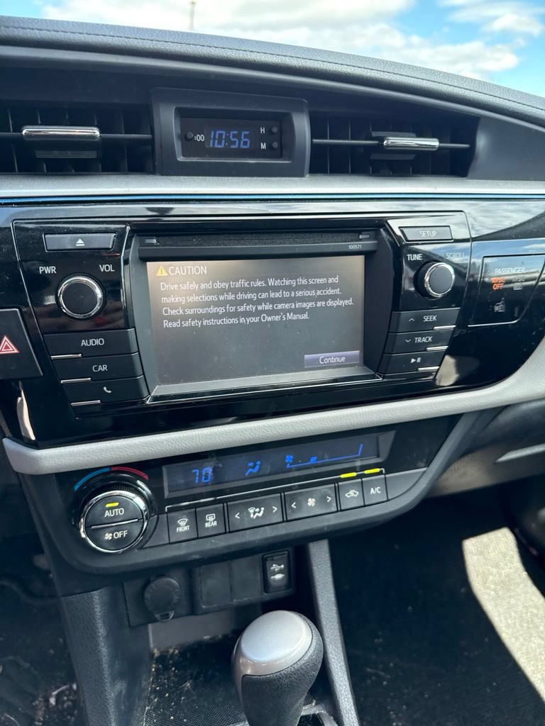 Used 2016 Toyota Corolla LE FWD image 13