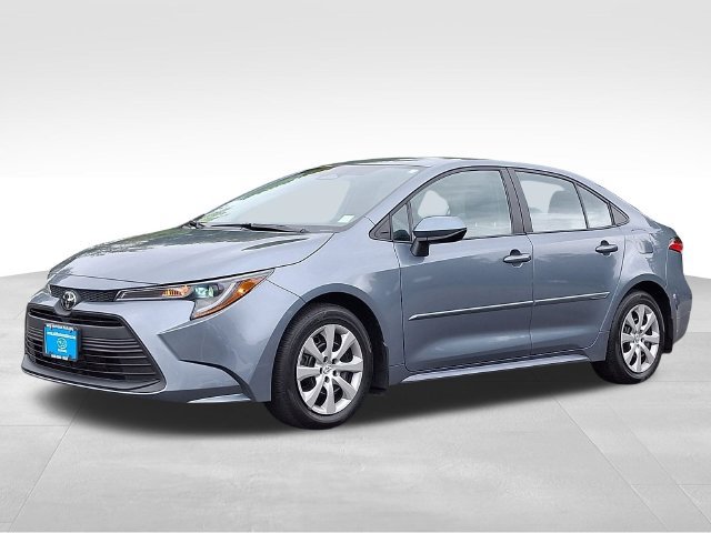 Used 2024 Toyota Corolla LE FWD image 3