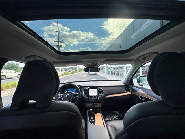 Certified 2025 Volvo XC90 T8 Plus AWD/4WD image 18