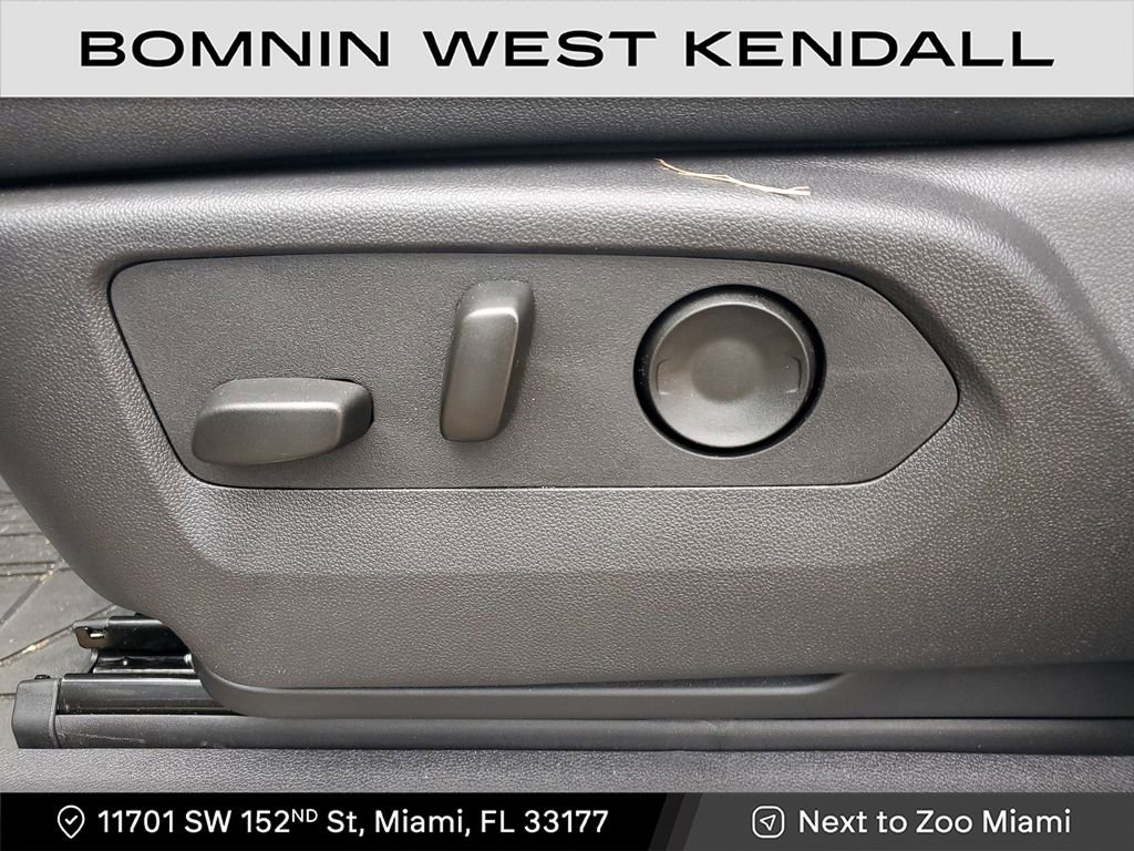 Used 2025 Chevrolet Silverado 1500 ZR2 w/ Technology Package image 19