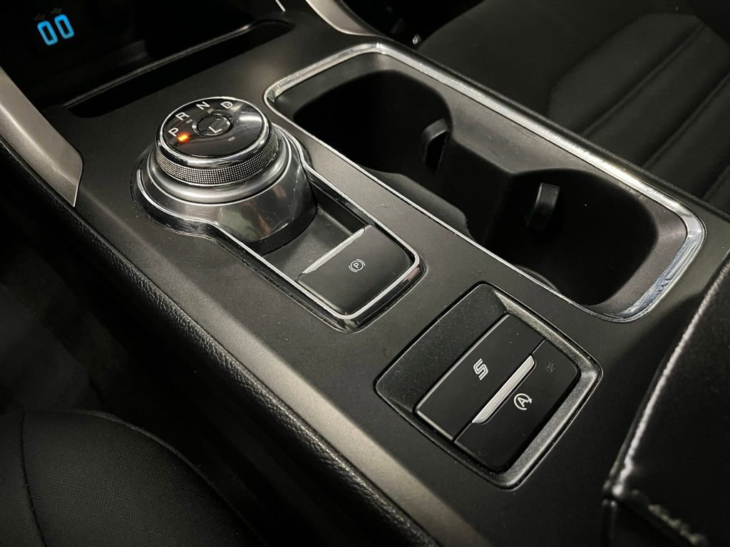 Used 2020 Ford Fusion SE FWD image 11