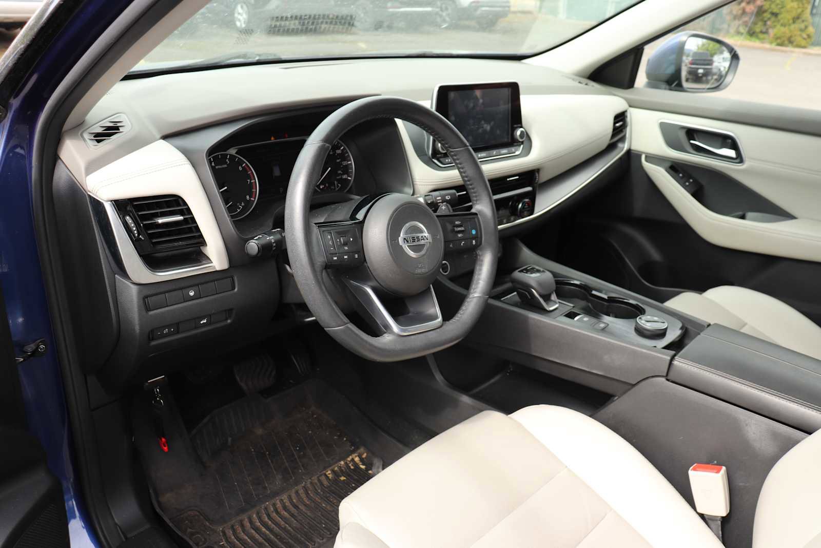 Used 2021 Nissan Rogue SV w/ Premium Package AWD/4WD image 10