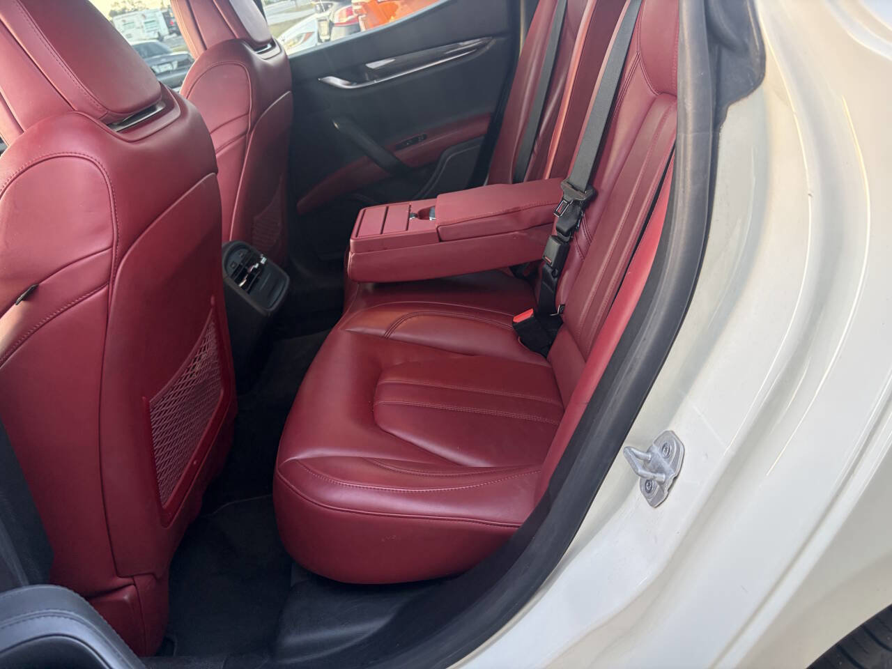 Used 2018 Maserati Ghibli GranSport image 14