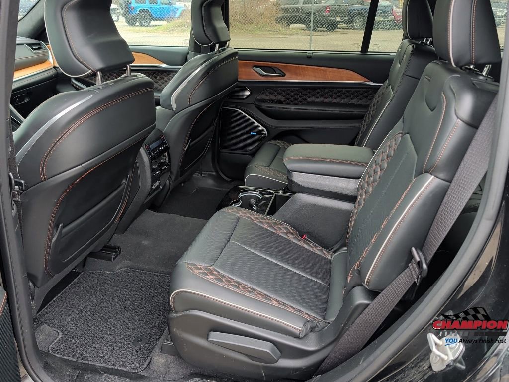 Used 2021 Jeep Grand Cherokee L Summit image 16