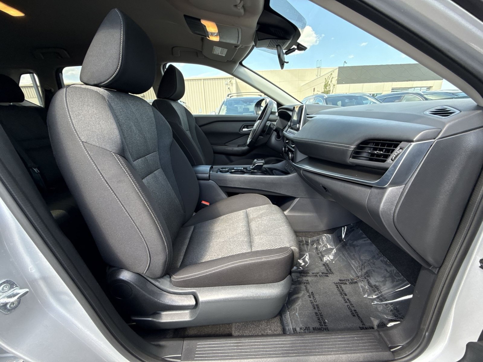 Used 2025 Nissan Rogue SV AWD/4WD image 26