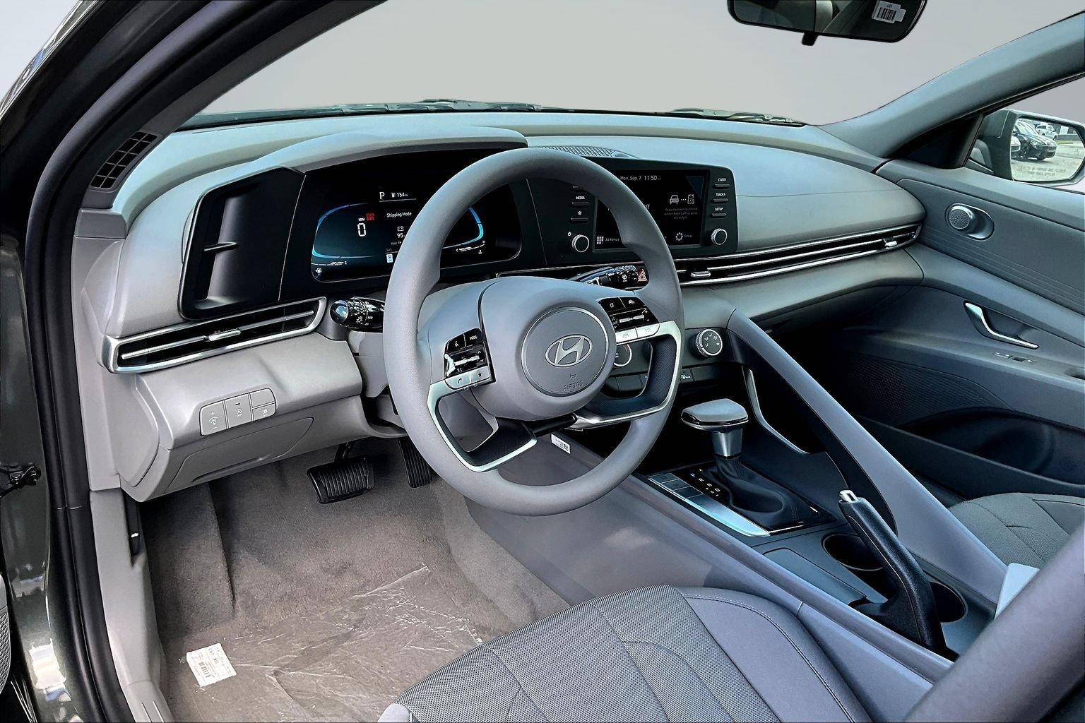New 2026 Hyundai Elantra SE FWD image 7