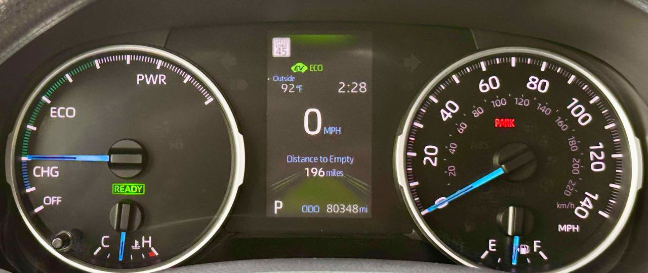 Used 2022 Toyota RAV4 LE AWD/4WD image 34