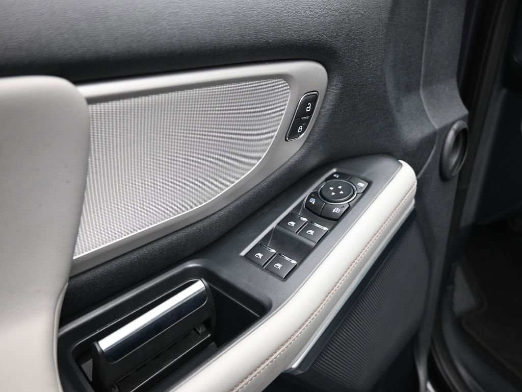 Certified 2025 Ford Expedition Active image 11