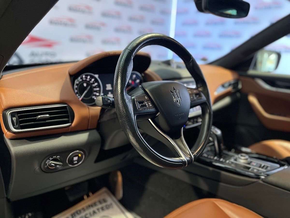 Used 2021 Maserati Levante AWD/4WD image 10