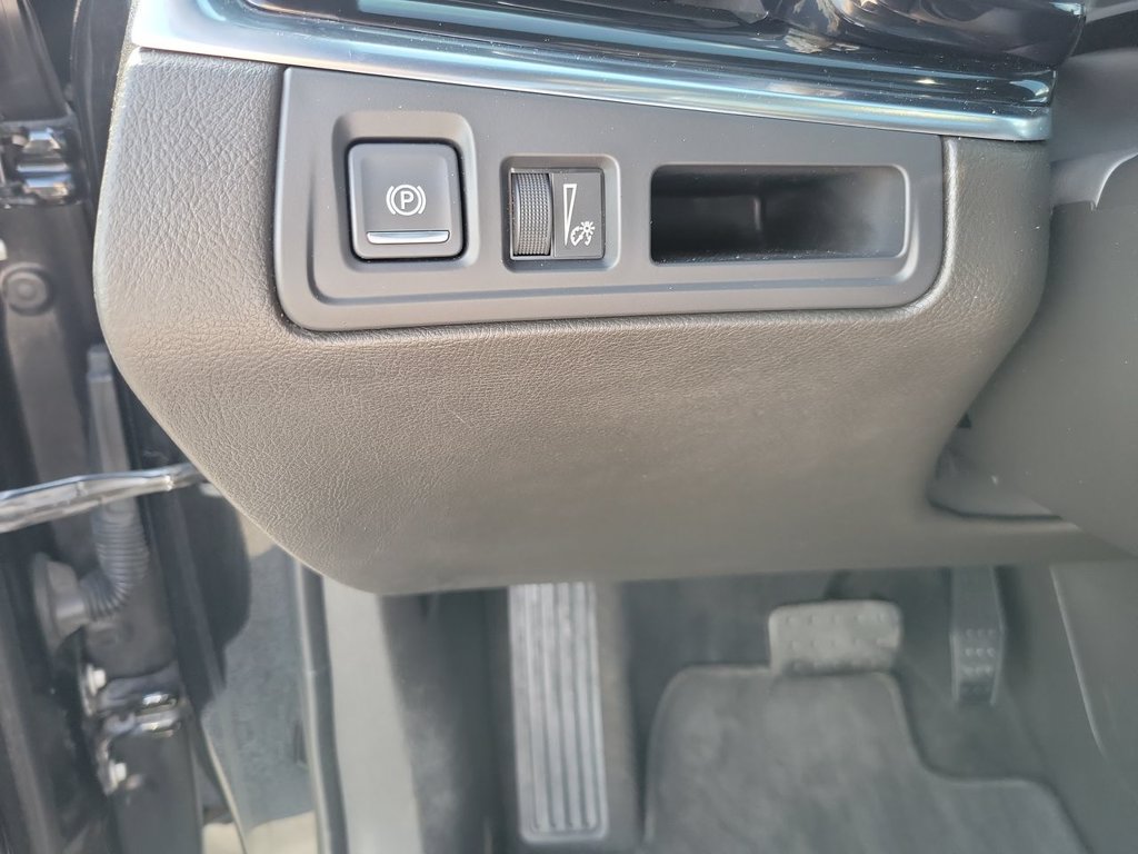 Certified 2021 Cadillac XT6 Premium Luxury FWD image 17