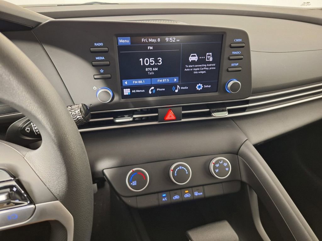 Used 2026 Hyundai Elantra SE FWD image 14