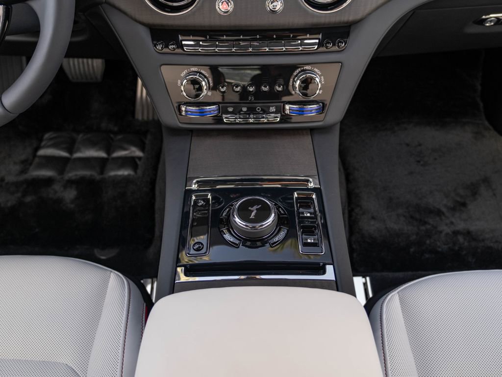 New 2026 Rolls-Royce Spectre image 29