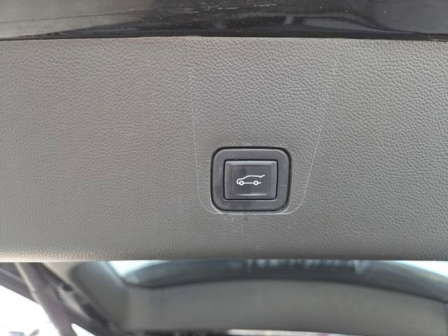 Used 2022 Chevrolet Traverse Premier w/ Redline Edition image 19